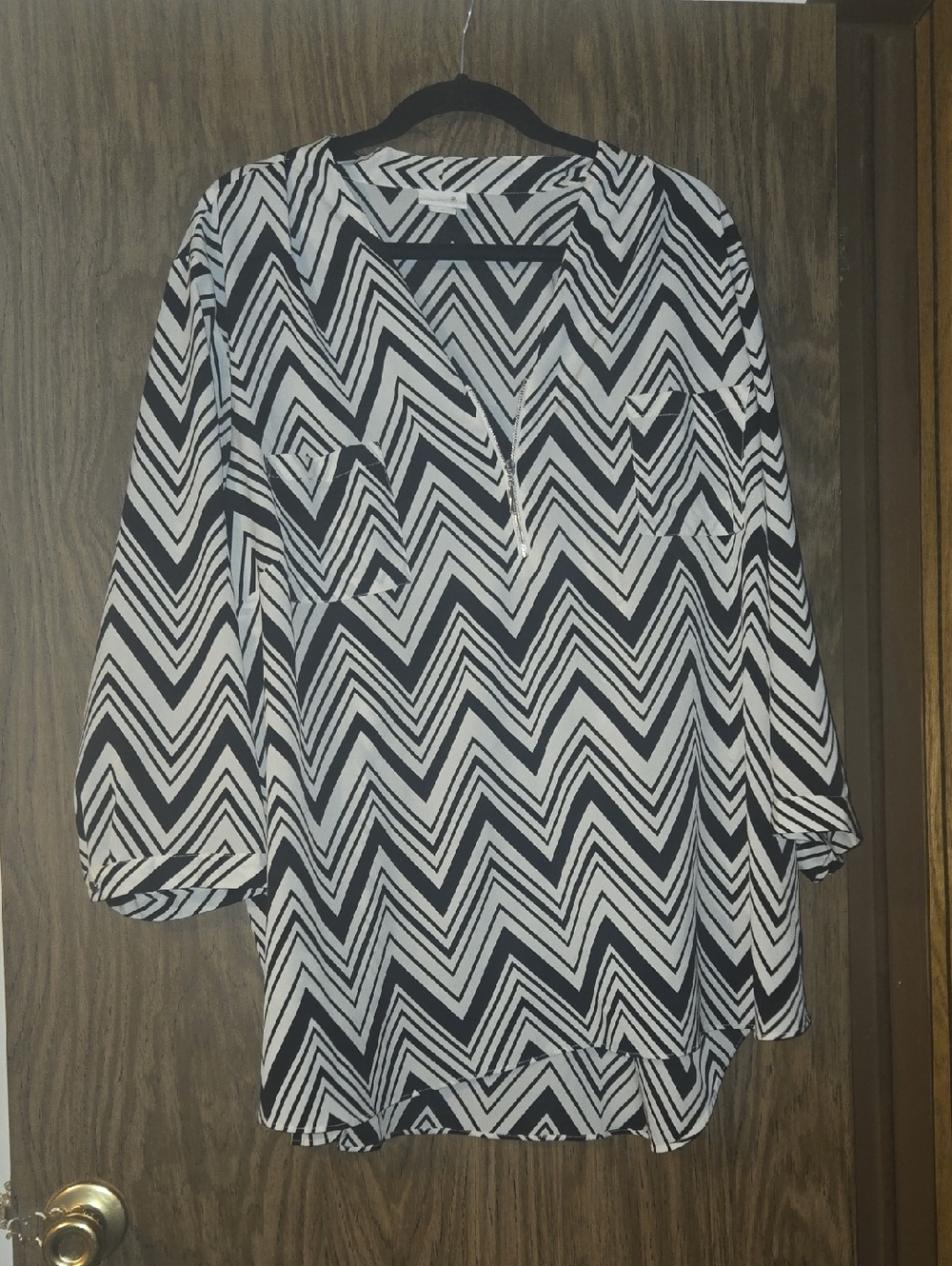 Jaclyn Smith Black and White Chevron Blouse